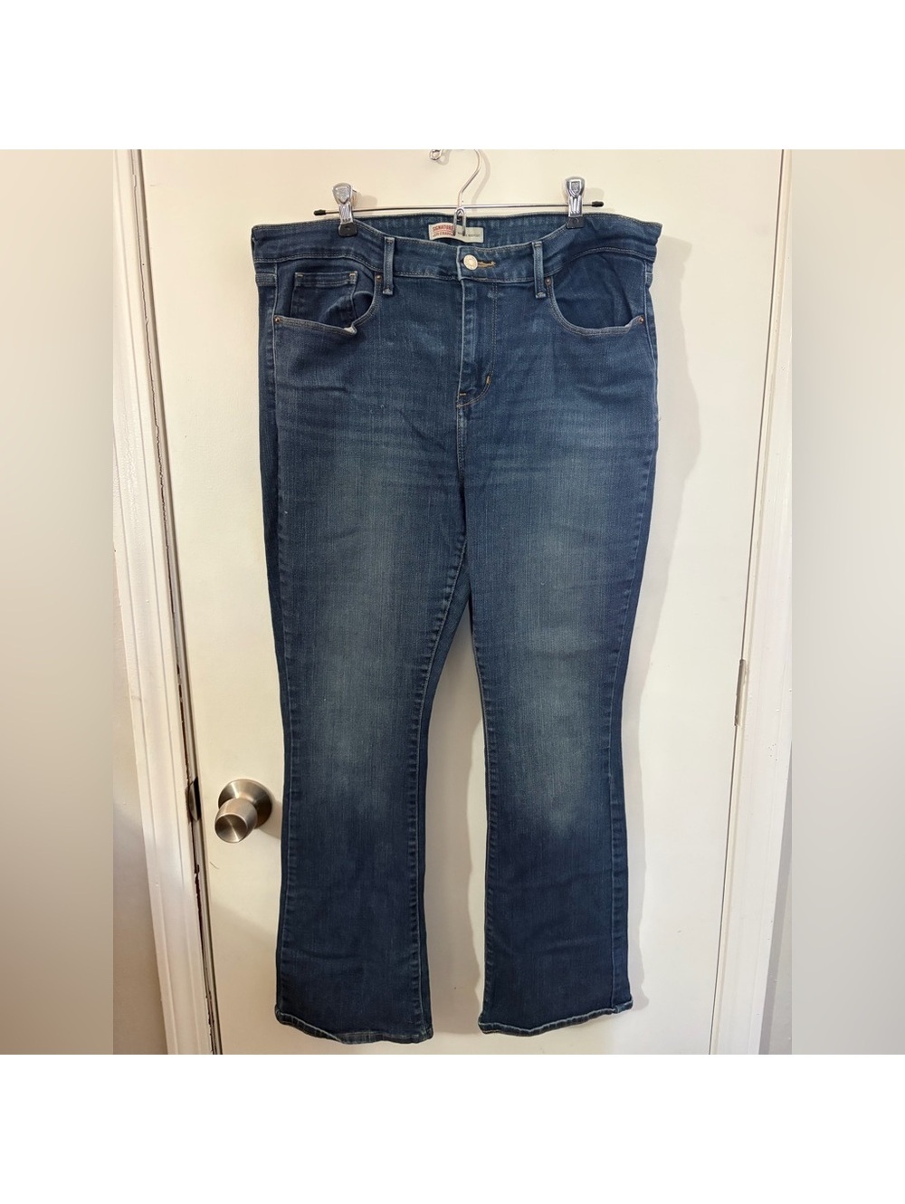 Men’s 33x32 Levi Strauss Signature Mid-Rise Bootcut Blue Jeans Tote3